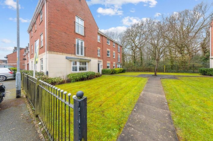 2 Bedroom Flat For Sale In Rockford Gardens, Great Sankey, WA5