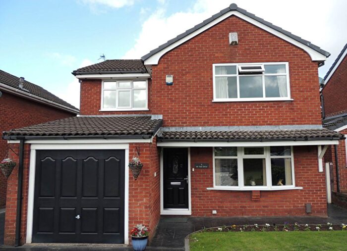 4 Bedroom Detached House For Sale In Irk Vale Drive, Chadderton, OL1