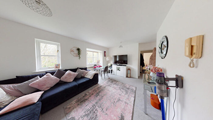 2 Bedroom Apartment To Rent In Artesian Grove, London, EN5