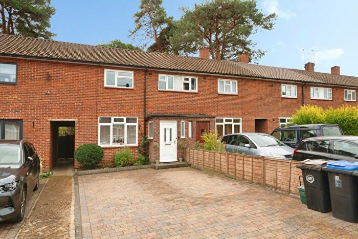 2 Bedroom Terraced House For Sale In Albert Drive, Woking, Surrey, GU21