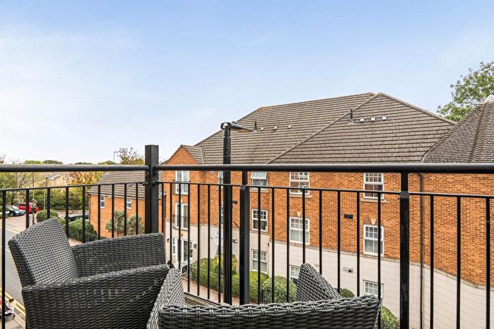 2 Bedroom Flat For Sale In Robin Close, Enfield, EN2