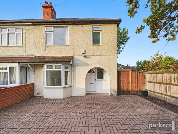 3 Bedroom Semi-Detached House To Rent In Wokingham Road, Earley, Reading, Berkshire, RG6