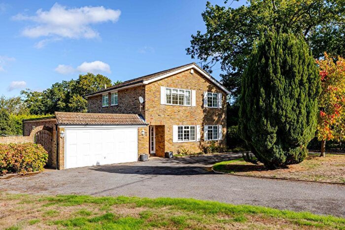 4 Bedroom Detached House For Sale In Kingswood Way, South Croydon, CR2