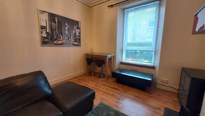 2 Bedroom Flat To Rent In Mount Street, Aberdeen, AB25