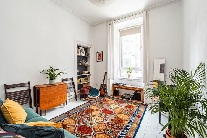2 Bedroom Flat For Sale In / Dudley Avenue South, Edinburgh, EH6