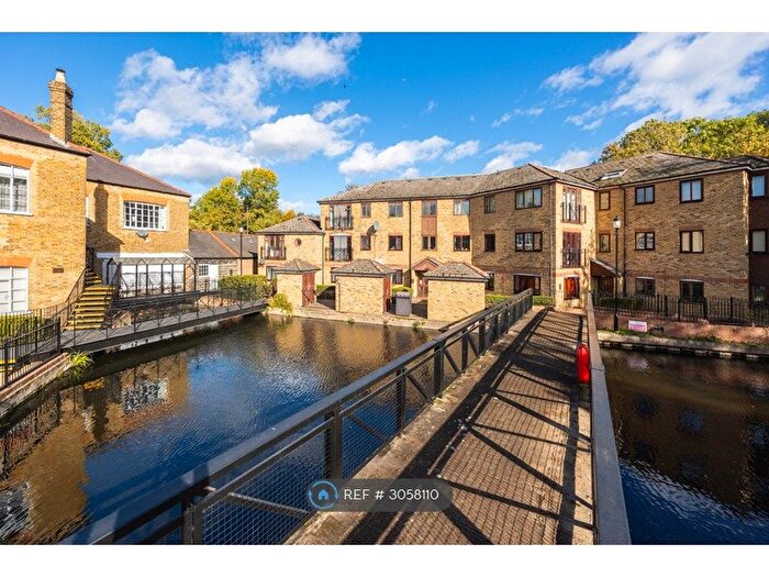 2 Bedroom Flat To Rent In Island House, Morden, SM4