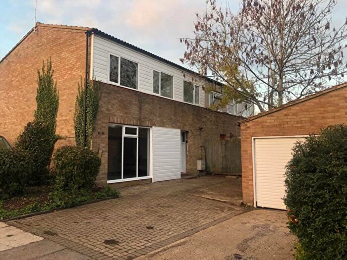 4 Bedroom Semi-Detached House To Rent In Broomfield, Stacey Bushes, MK12