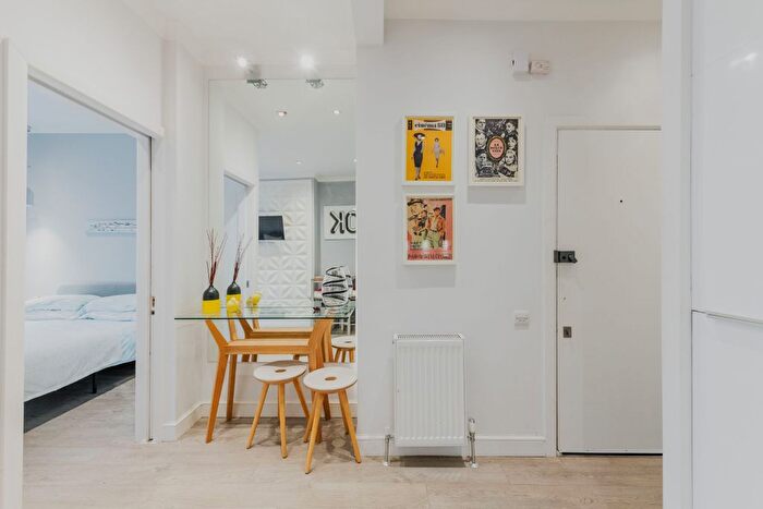 2 Bedroom Flat For Sale In Loveridge Road, London, NW6