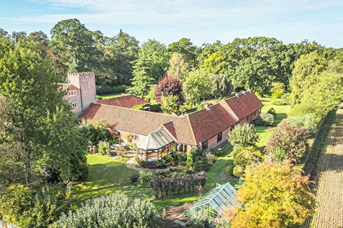 5 Bedroom Barn Conversion For Sale In Park Lane, Blofield, Norwich, NR13