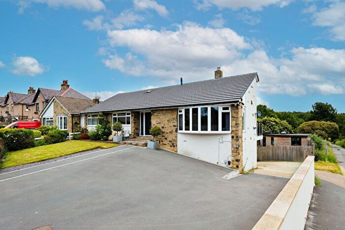 3 Bedroom Bungalow For Sale In Park Road, Thackley, Bradford, West Yorkshire, BD10