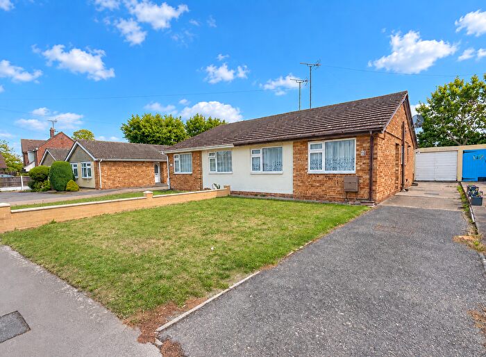 2 Bedroom Semi-Detached Bungalow For Sale In Rectory Road, Tiptree, CO5
