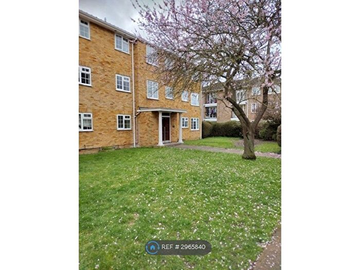 2 Bedroom Flat To Rent In Waters Drive, Staines-Upon-Thames, TW18