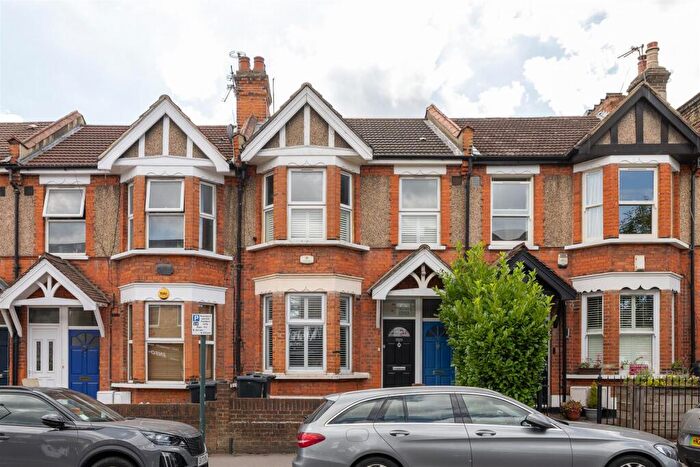 2 Bedroom Flat For Sale In George Lane, South Woodford, E18
