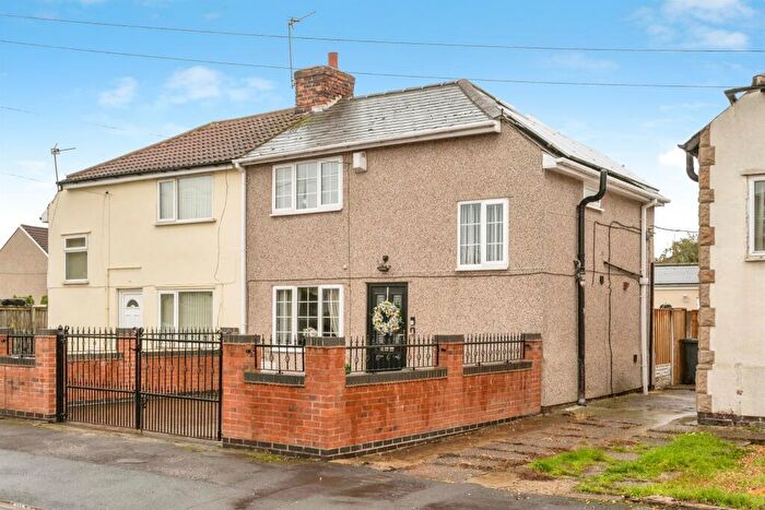 2 Bedroom Semi-Detached House For Sale In Crabtree Road, Dunscroft, Doncaster, DN7
