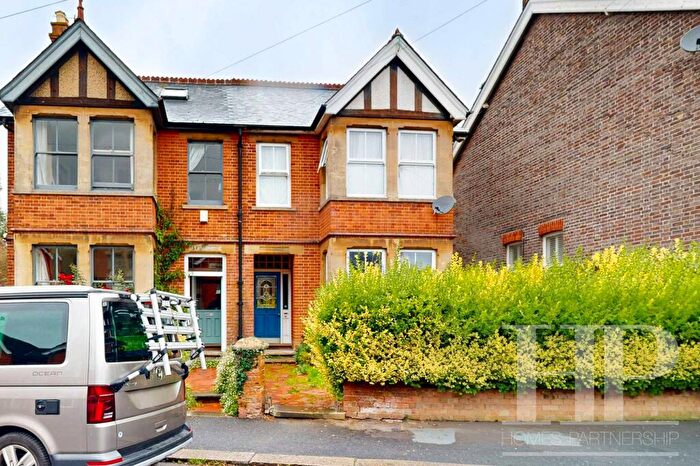 1 Bedroom Flat To Rent In Grosvenor Road, East Grinstead, RH19