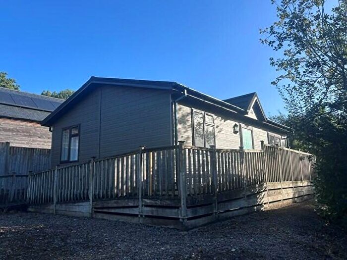 2 Bedroom Lodge To Rent In West Coker, BA22