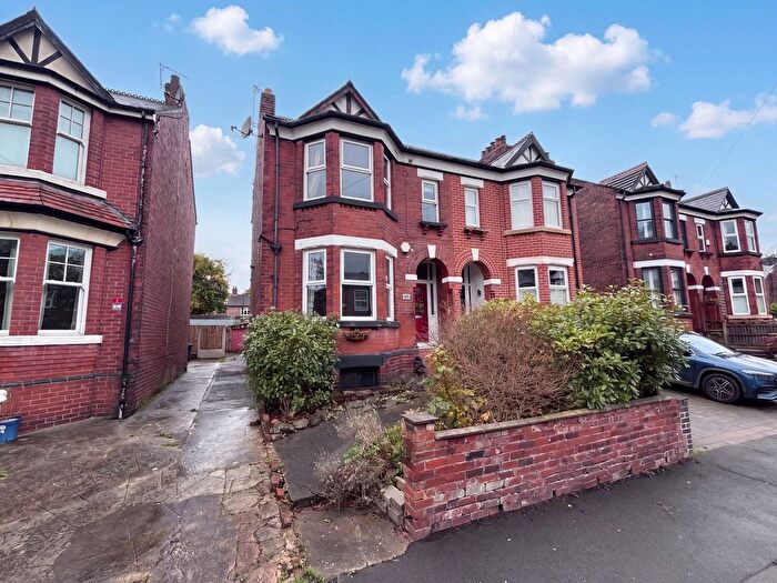 3 Bedroom Semi-Detached House For Sale In Gilda Crescent Road, Eccles, M30