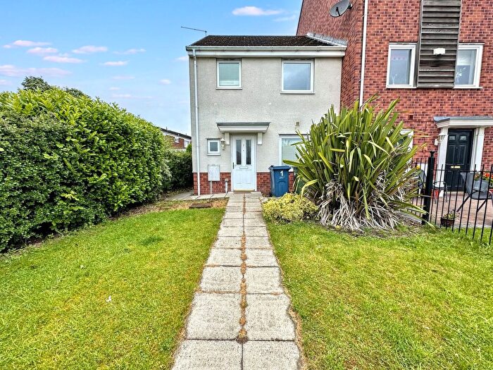 3 Bedroom Semi-Detached House For Sale In Kellett Close, Washington, NE37