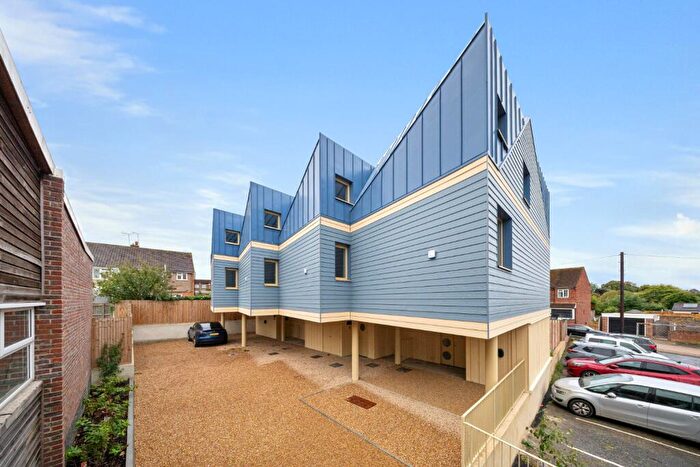 3 Bedroom End Of Terrace House For Sale In Goldsmith Mews, Gravesend, Kent, DA12