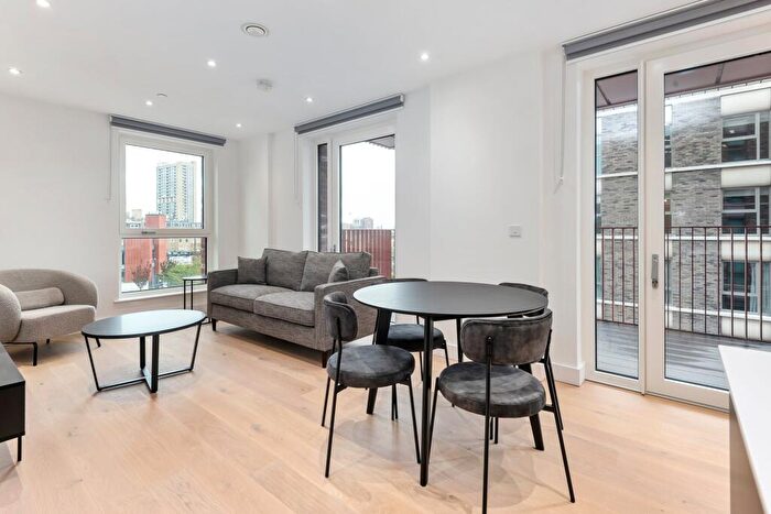 2 Bedroom Apartment To Rent In Quest House South, Escapade Place, Tower Hamlets, London, E14