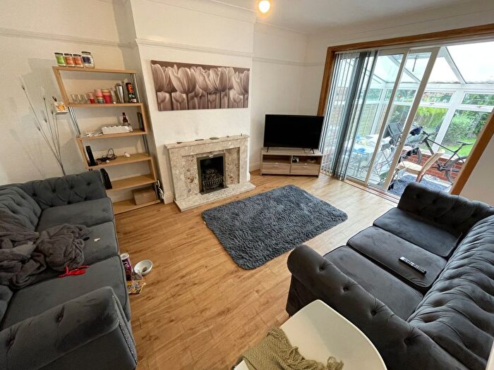 6 Bedroom Semi-Detached House To Rent In St. Chads Drive, Headingley, Leeds, West Yorkshire, LS6