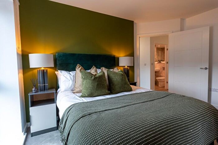 2 Bedroom Flat To Rent In Flat, Marina House, Marina Place, Birmingham, C9