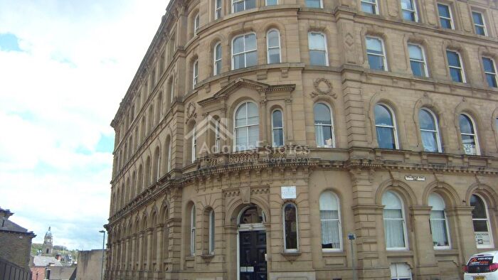 2 Bedroom Flat For Sale In Wellington Road, Dewsbury, WF13