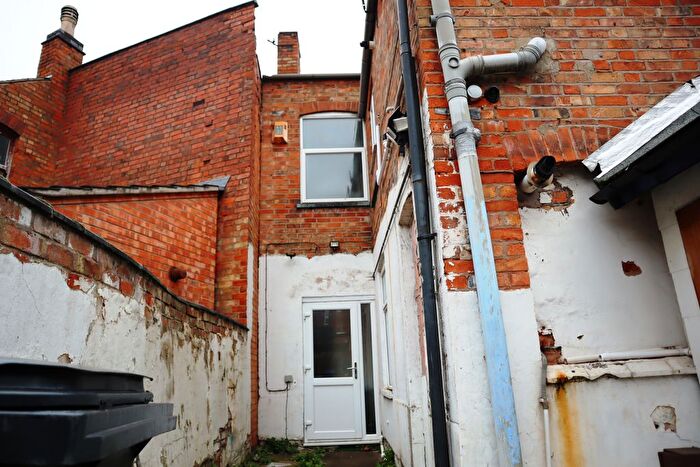 2 Bedroom Flat To Rent In Upperton Road, Leicester, LE3