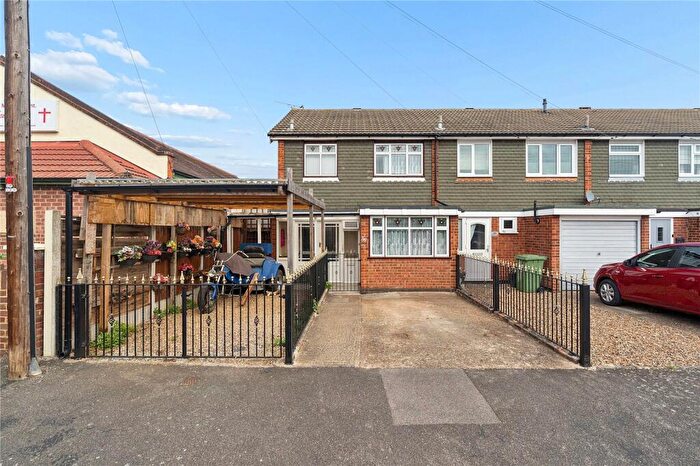 4 Bedroom End Of Terrace House For Sale In Birkbeck Road, Romford, RM7