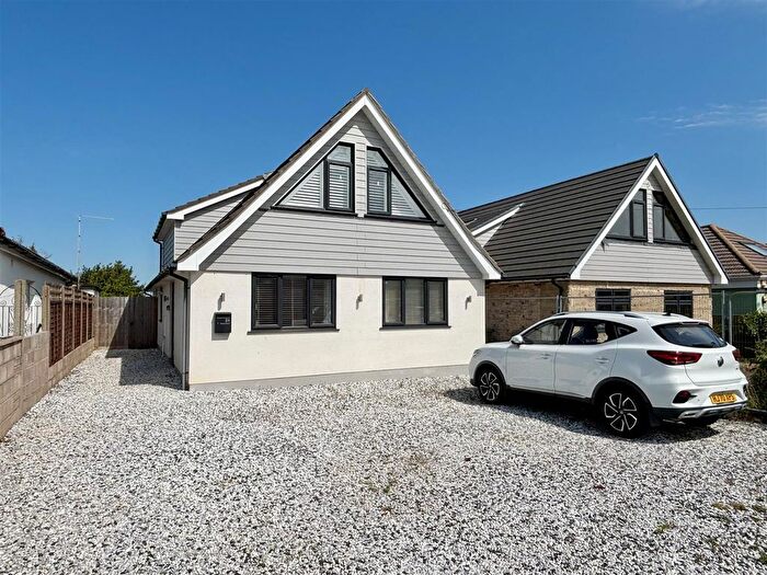 4 Bedroom Detached House For Sale In Hoyal Road, Hamworthy, Poole, BH15