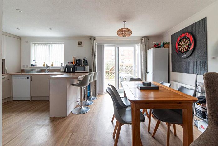 5 Bedroom Terraced House To Rent In Hartford Court, Newcastle Upon Tyne, NE6