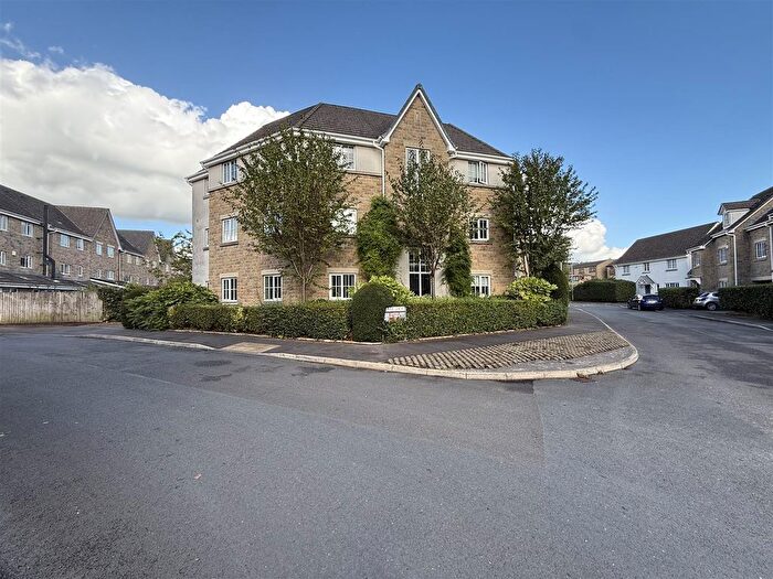 2 Bedroom Flat For Sale In Vale View, Mossley, OL5
