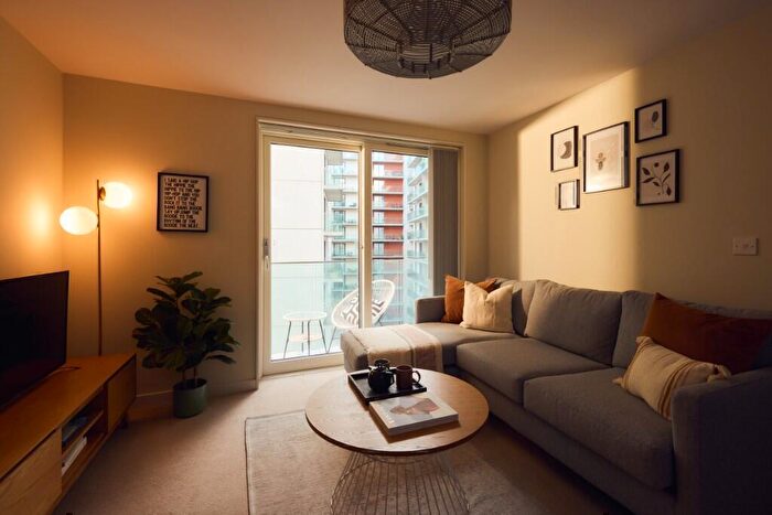 3 Bedroom Apartment To Rent In Burton House, Ingram Row, Holbeck, Leeds, LS11