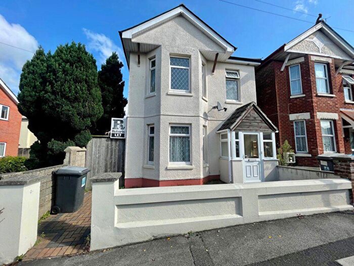 4 Bedroom House To Rent In Student Four Double Bedrooms, Winton-, P02