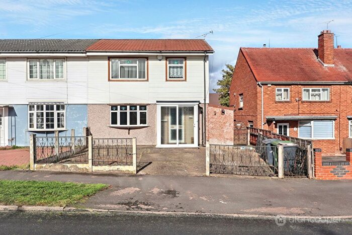 3 Bedroom Semi-Detached House For Sale In Tulliver Road, Nuneaton, CV10