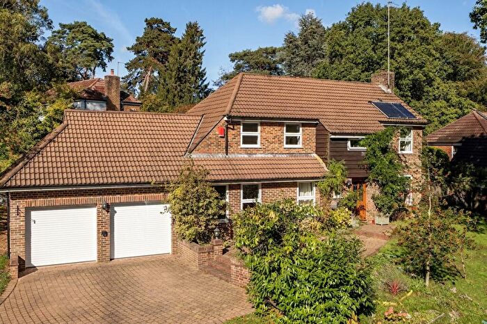 5 Bedroom Detached House For Sale In Badgers Wood, Chaldon, CR3