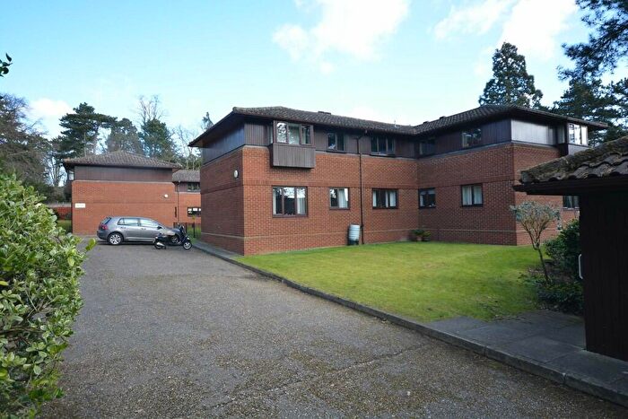 2 Bedroom Flat To Rent In Elton Court, Elton Road, Bengeo, SG14