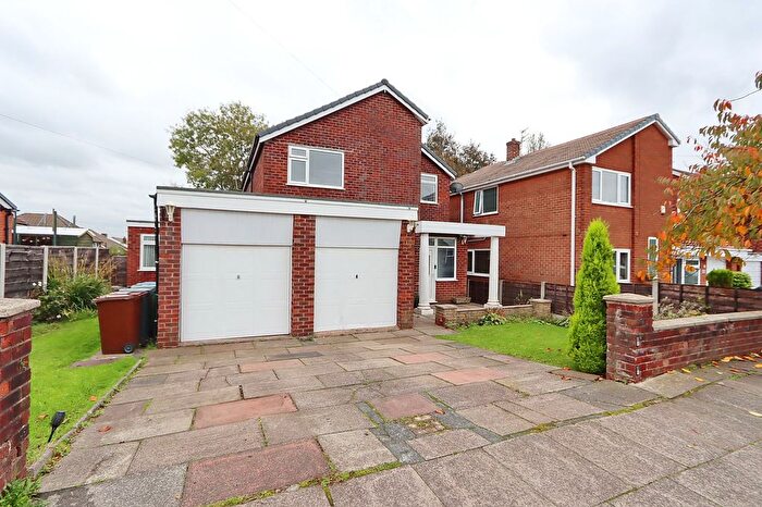 4 Bedroom Detached House To Rent In Randale Drive, Bury, BL9
