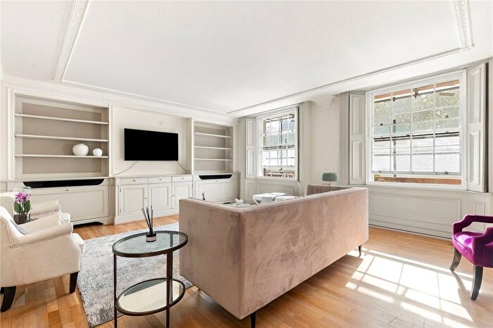 4 Bedroom Flat To Rent In Eaton Square, London, SW1W