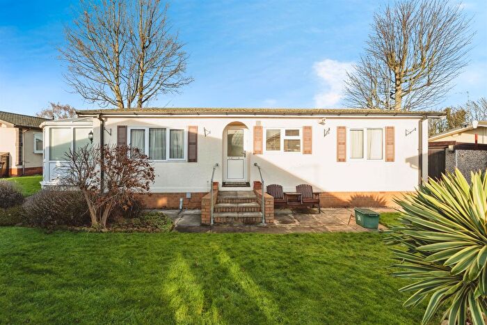 2 Bedroom Mobile/park Home For Sale In West Park Homes, Darrington, Pontefract, WF8