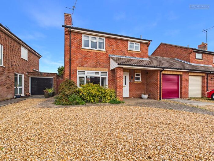 3 Bedroom Link Detached House For Sale In Charles Road, Whittlesey, Peterborough, PE7