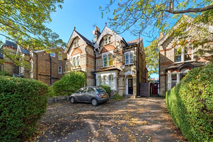 1 Bedroom Flat To Rent In Kingston Hill, Kingston Upon Thames, KT2