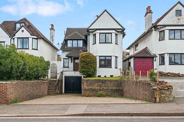 4 Bedroom Detached House For Sale In Binscombe Lane, Godalming, GU7