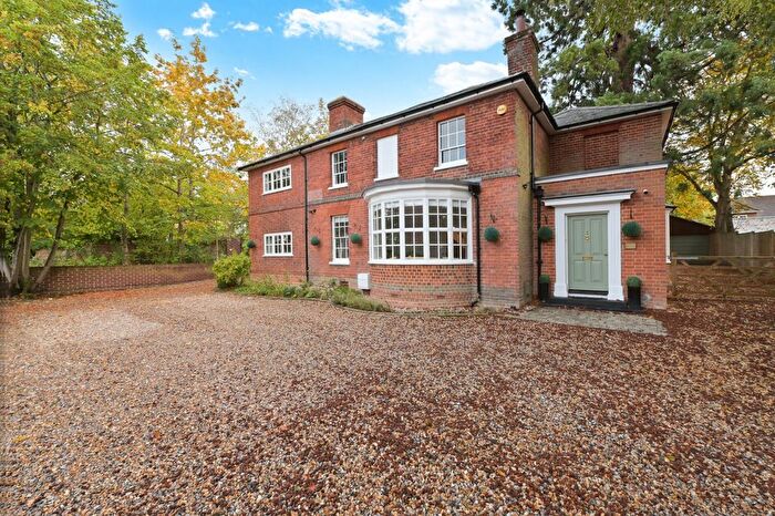 5 Bedroom Detached House To Rent In Milton Road, Wokingham, Berkshire, RG40