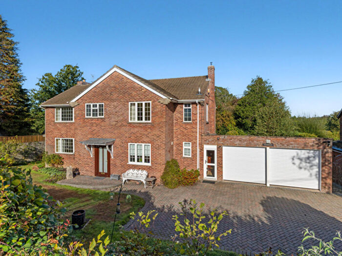 4 Bedroom Detached House For Sale In Trade Street, Newbury, RG20