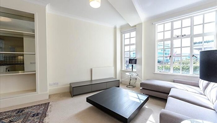 5 Bedroom Flat To Rent In Park Road, London, NW8