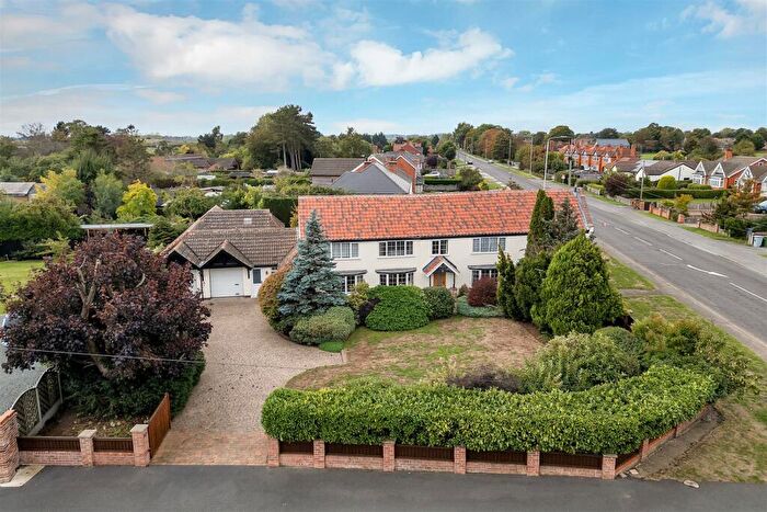 4 Bedroom Farm House For Sale In Fosse Road, Farndon, Newark, NG24
