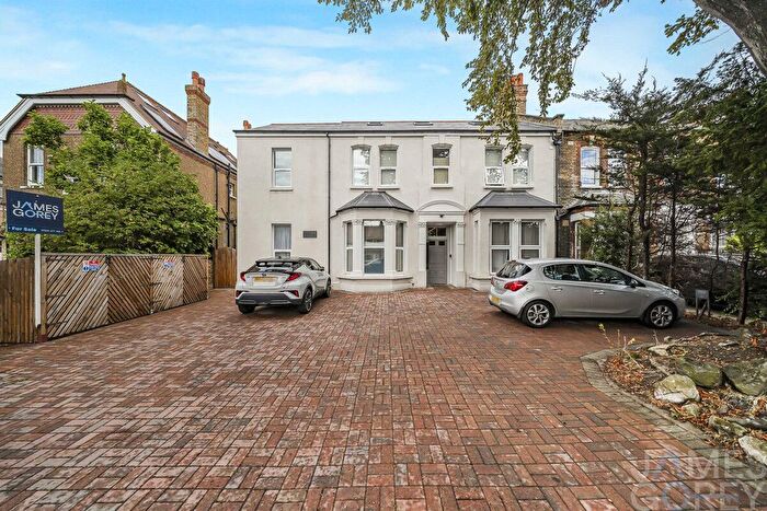 1 Bedroom Penthouse For Sale In Miskin Road, Dartford, DA1