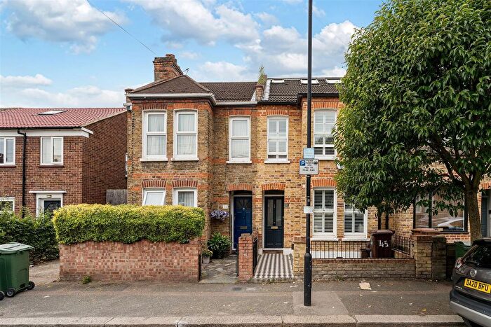 3 Bedroom Terraced House To Rent In Spencer Road, Walthamstow, E17