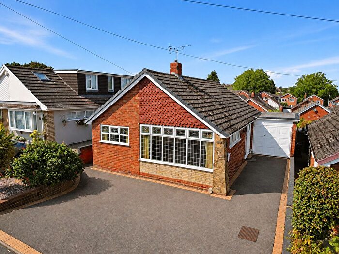 2 Bedroom Bungalow For Sale In Ranleigh Avenue, Kingswinford, DY6